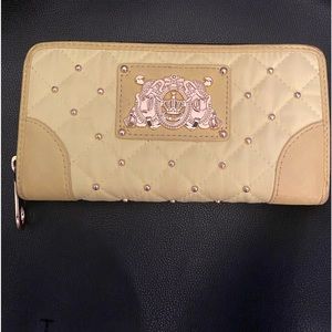 Y2K Juicy Wallet pre loved 🥰 Good/Great Condition Fluorescent Yellow&Gold Metal